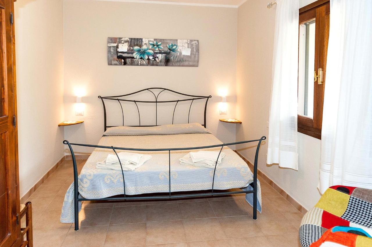 Lu Lioni Rooms San Teodoro  Exteriör bild