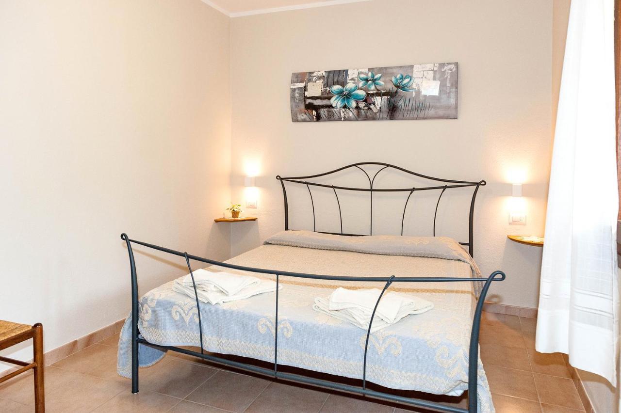 Lu Lioni Rooms San Teodoro  Exteriör bild