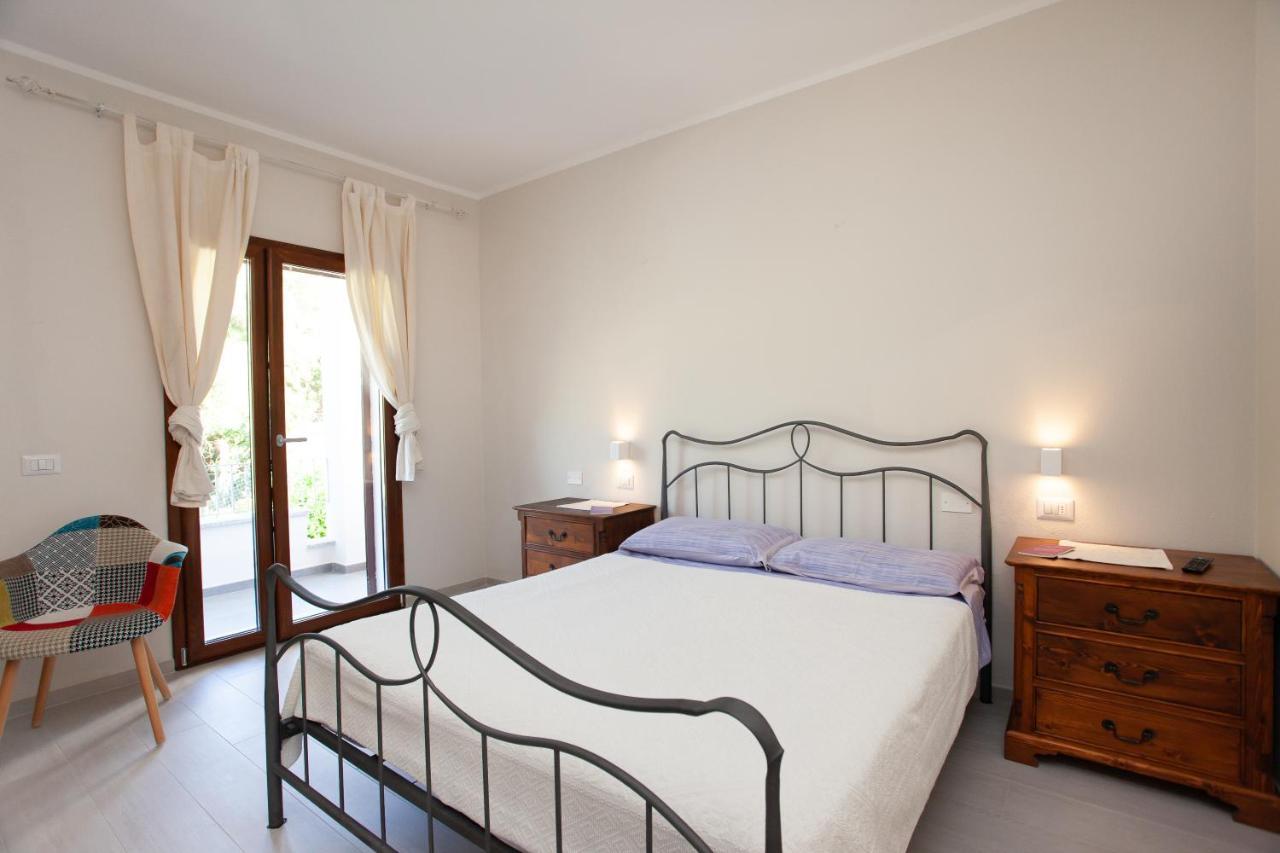 Lu Lioni Rooms San Teodoro  Exteriör bild