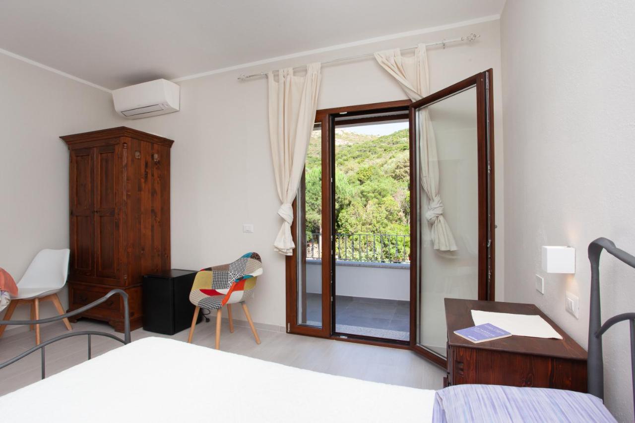 Lu Lioni Rooms San Teodoro  Exteriör bild