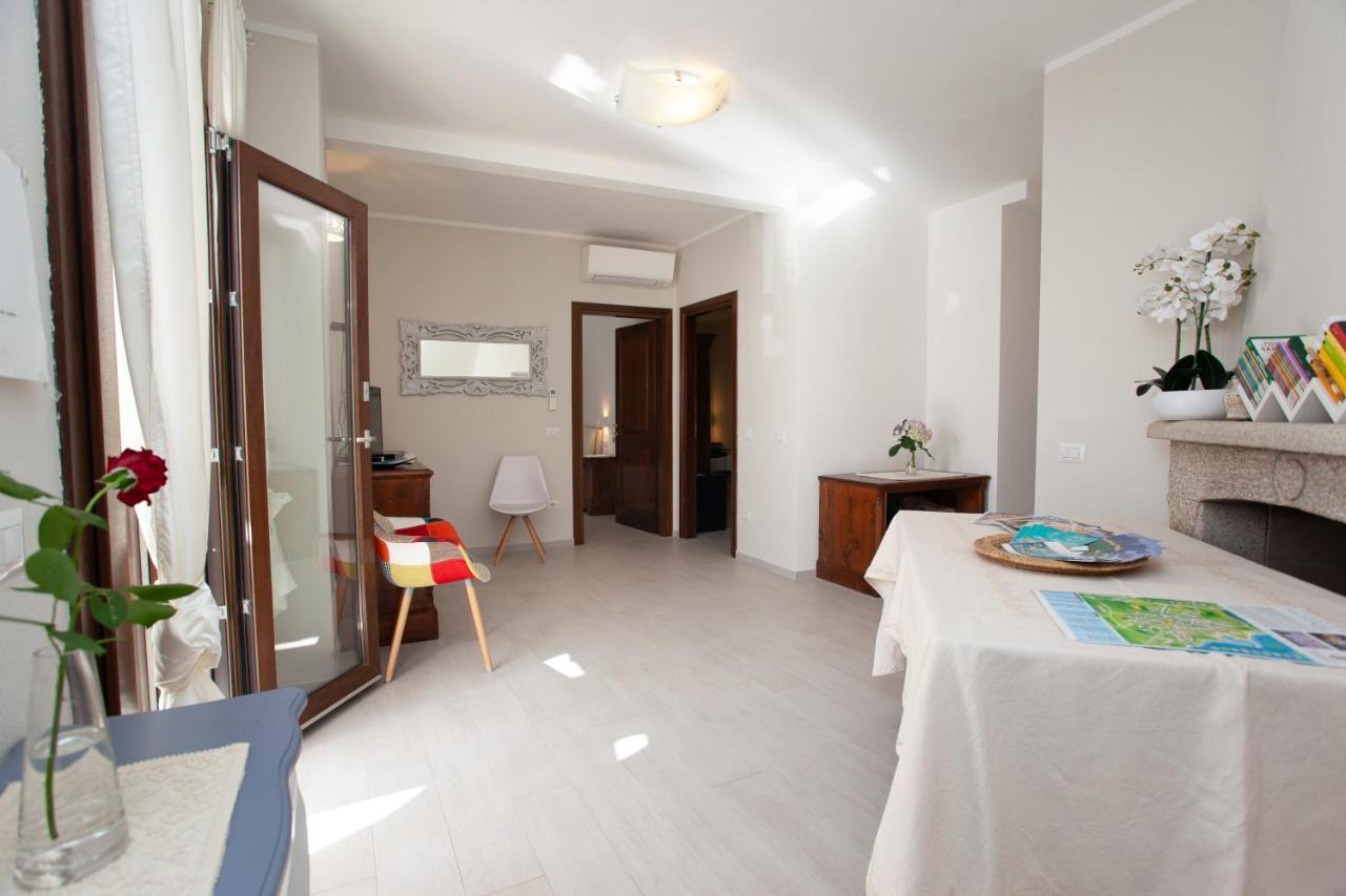 Lu Lioni Rooms San Teodoro  Exteriör bild
